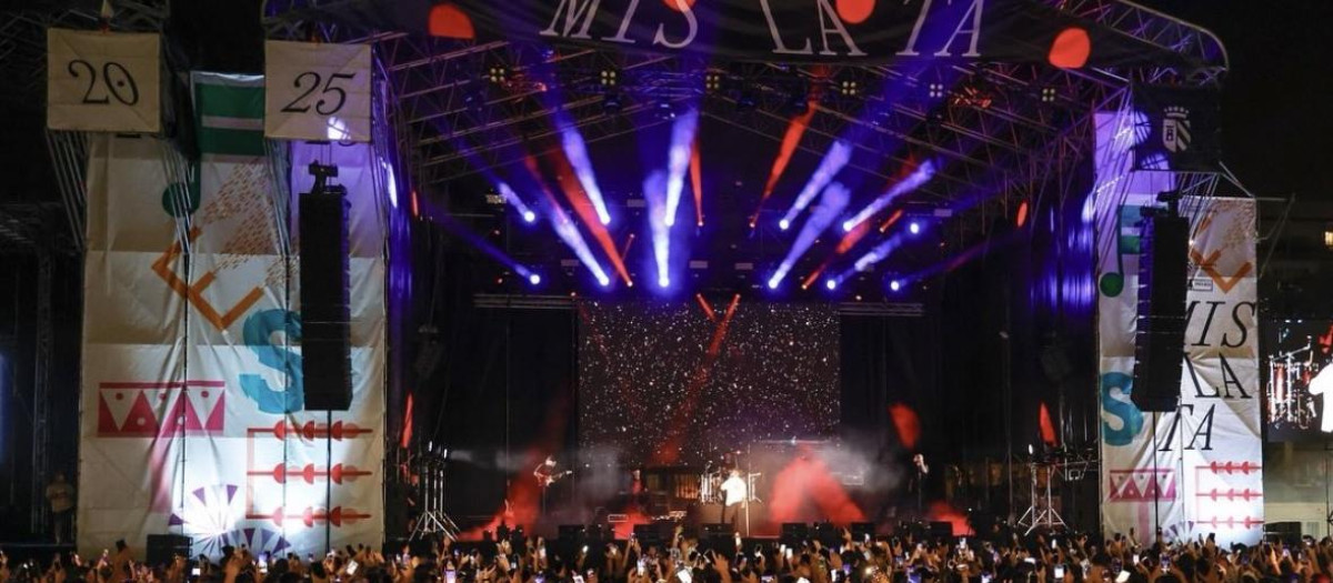 Imagen de un concierto de las fiestas de Mislata 2025