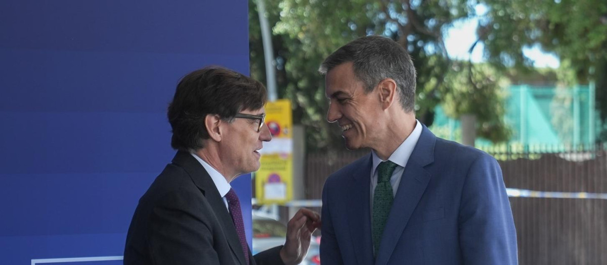 Salvador Illa y Pedro Sánchez, en una imagen de archivo, en Barcelona