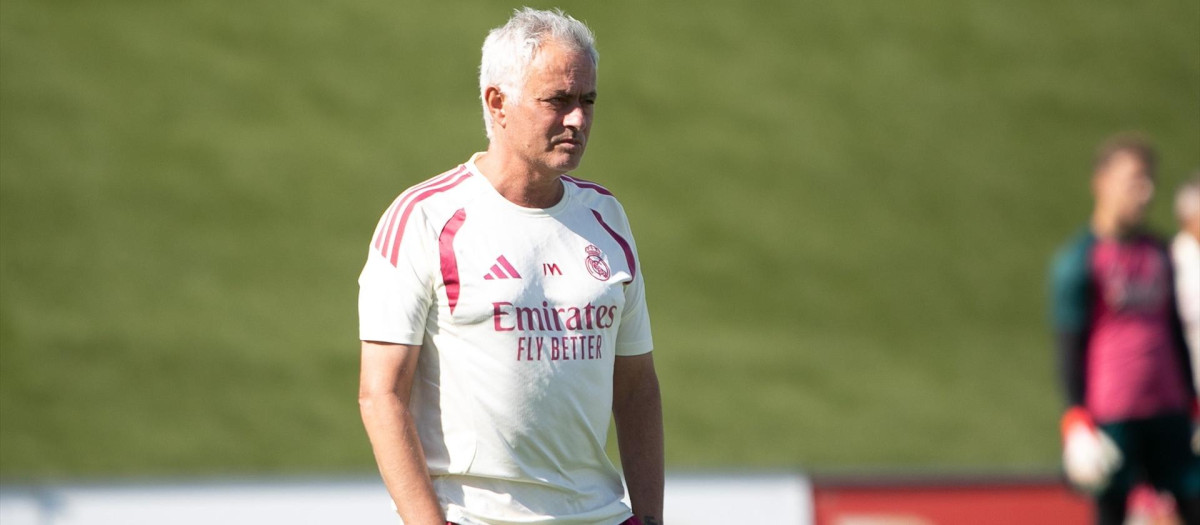 José Mourinho, dirigiendo un entrenamiento del Real Madrid