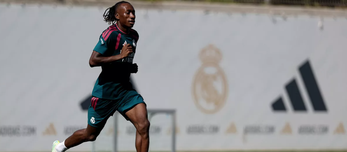 Yan Diomande, en un entrenamiento con el Real Madrid