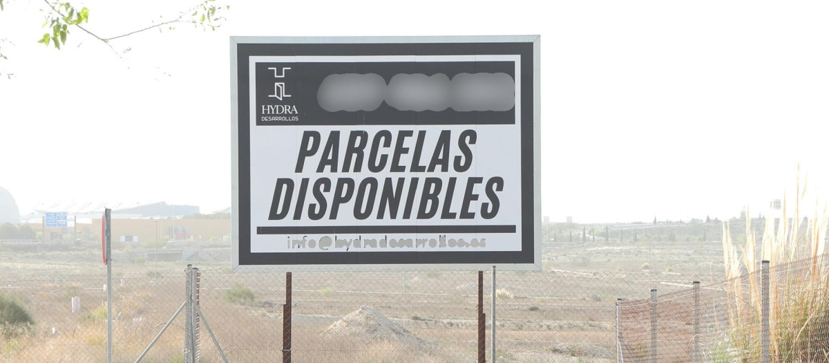 Cartel de venta de parecelas para nueva construcción