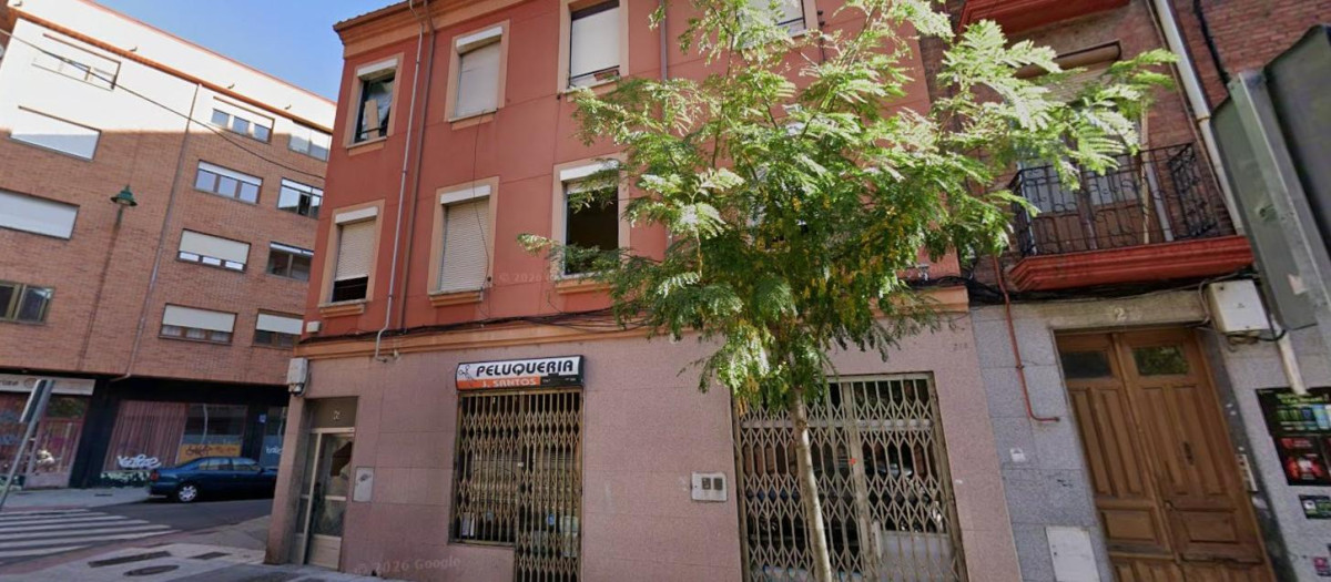 Edificio okupado en el número 6 de la calle Astorga de León