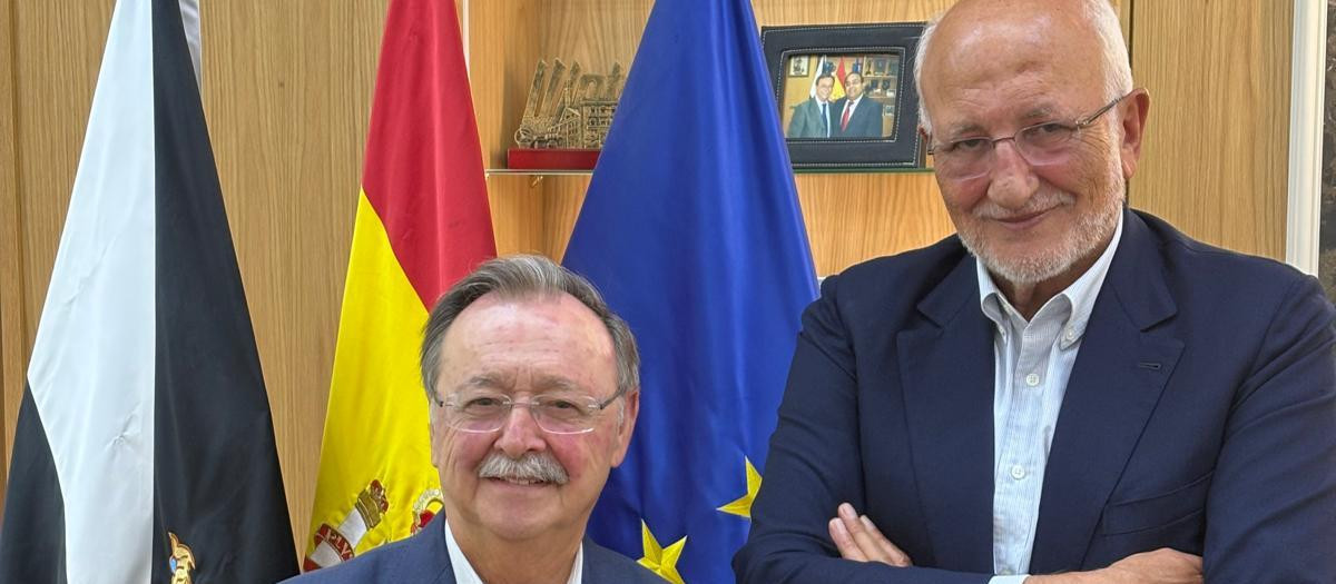 Imagen de Juan Roig con Juan Jesús Vivas en Ceuta.