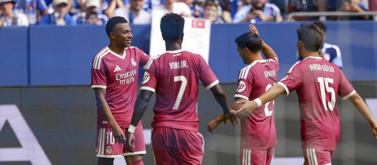 Los jugadores del Real Madrid celebran un gol en un amistoso de pretemporada