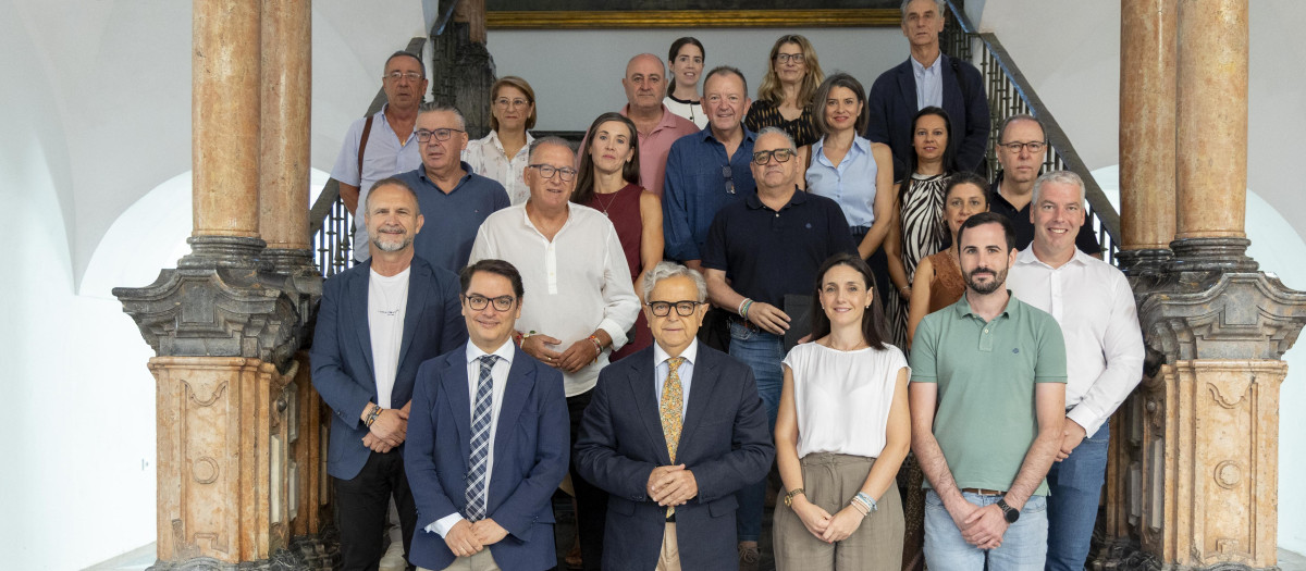 Los firmantes en el proceso de cesión de suelo