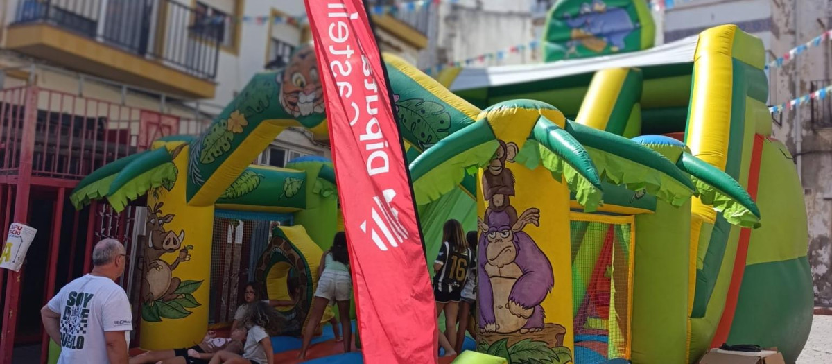 Imagen de archivo de un parque infantil.