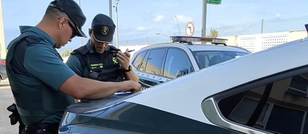 Dos agentes en Mallorca