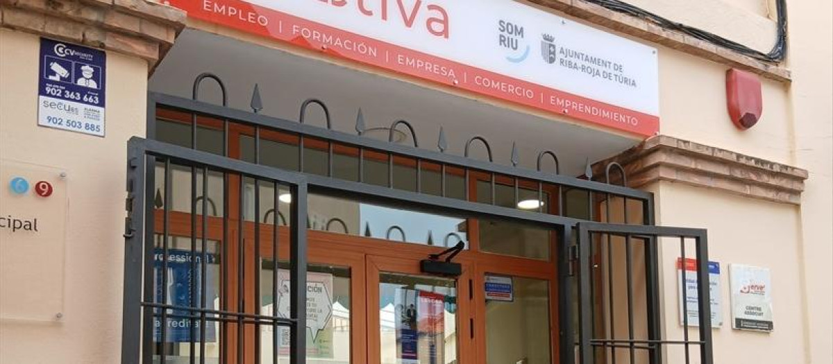 Imagen de archivo de la oficina de Empleo de Riba-roja (Valencia).

REMITIDA / HANDOUT por AYTO RIBA-ROJA
Fotografía remitida a medios de comunicación exclusivamente para ilustrar la noticia a la que hace referencia la imagen, y citando la procedencia de la imagen en la firma
10/4/2025