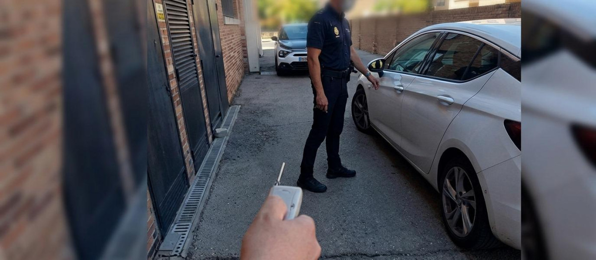 Imagen del dispositivo para bloquear la señal de la llave y robar el coche