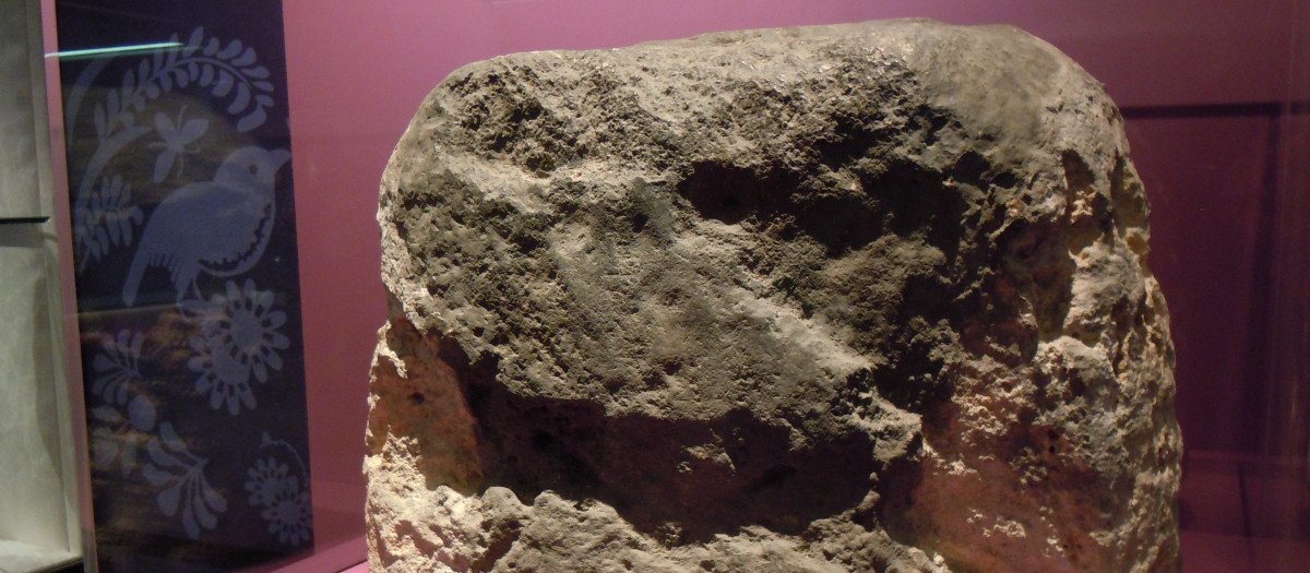 La Piedra de Londres en el Museo de la ciudad a la espera de su nuevo emplazamiento