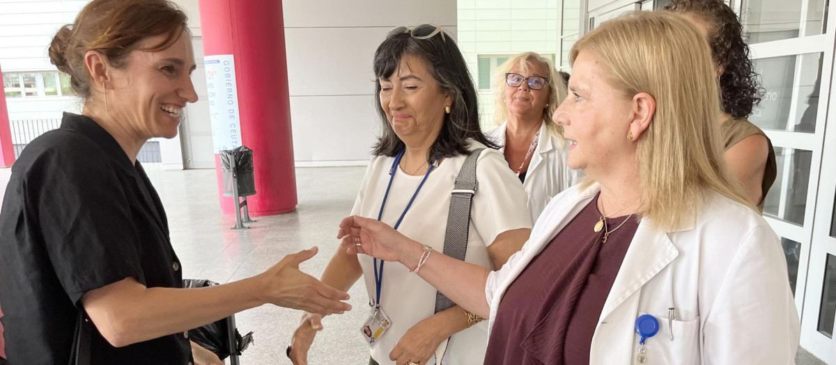 La ministra de Sanidad, Mónica García, visita el Hospital Universitario de Ceuta