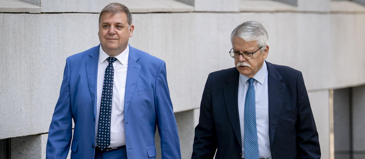 El expresidente de Correos y exjefe de gabinete de Pedro Sánchez en el PSOE, Juan Manuel Serrano a su llegada a la Audiencia Nacional