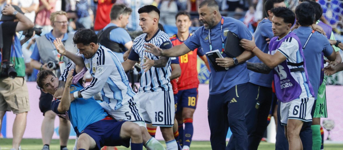 Leandro Paredes agrede a Gavi tras la final del Mundial 2026