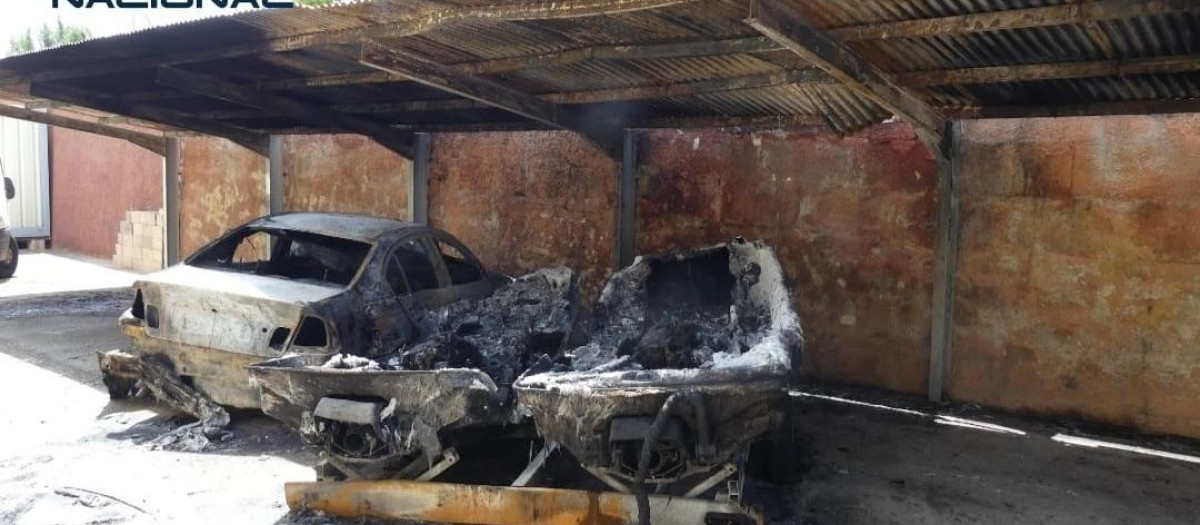 Daños causados por el incendio provocado por el detenido.

REMITIDA / HANDOUT por POLICÍA NACIONAL
Fotografía remitida a medios de comunicación exclusivamente para ilustrar la noticia a la que hace referencia la imagen, y citando la procedencia de la imagen en la firma
22/8/2026