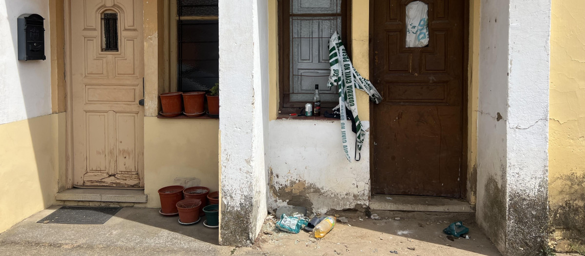 Lugar donde aparecieron dos fallecidos, en la calle Santa Teresa de Veguellina de Órbigo (León)