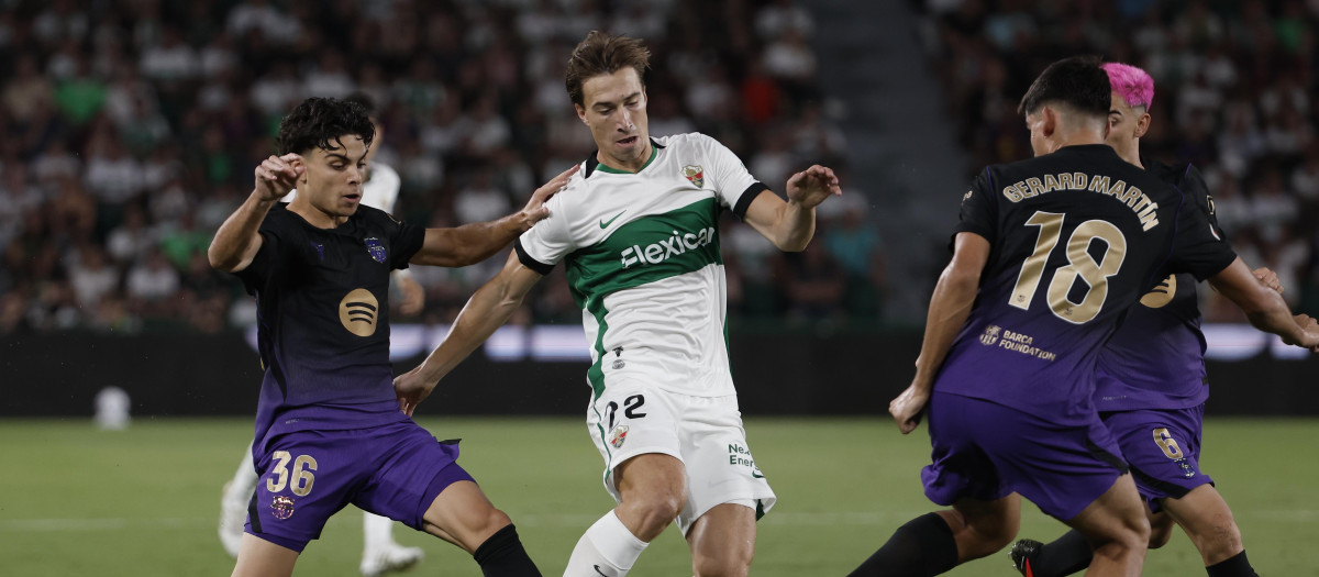 David Affengruber durante el partido del Elche frente al Barcelona