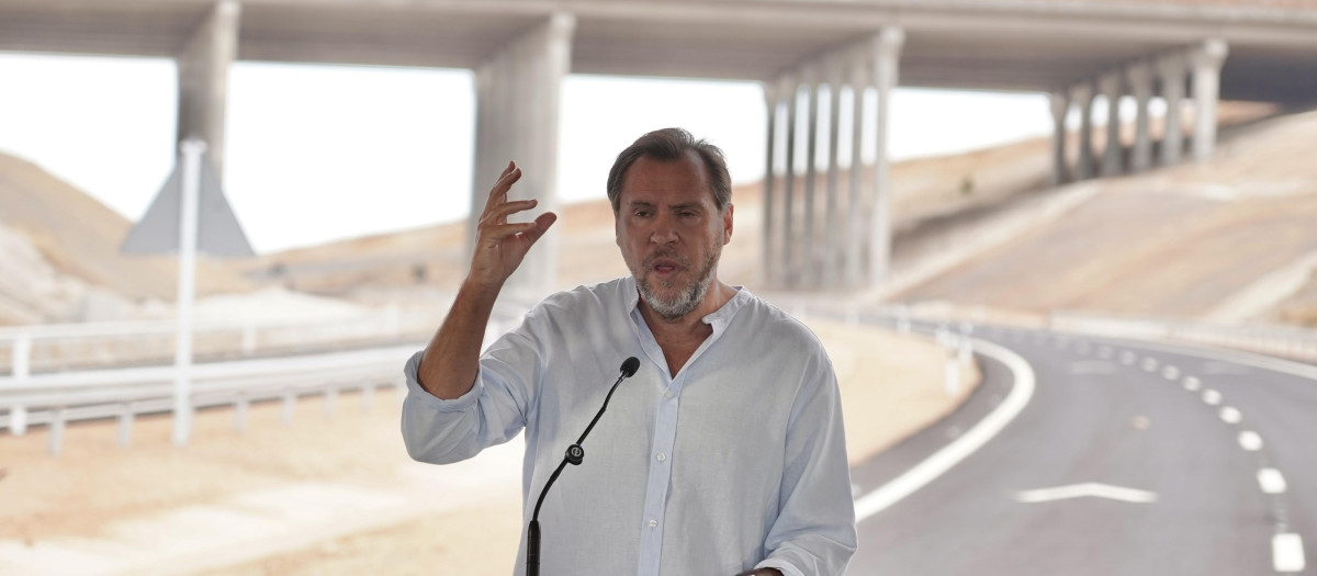 Óscar Puente preside la puesta en servicio de dos nuevos tramos de la Autovía del Duero en la provincia de Valladolid