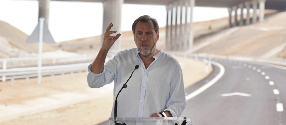 Óscar Puente preside la puesta en servicio de dos nuevos tramos de la Autovía del Duero en la provincia de Valladolid