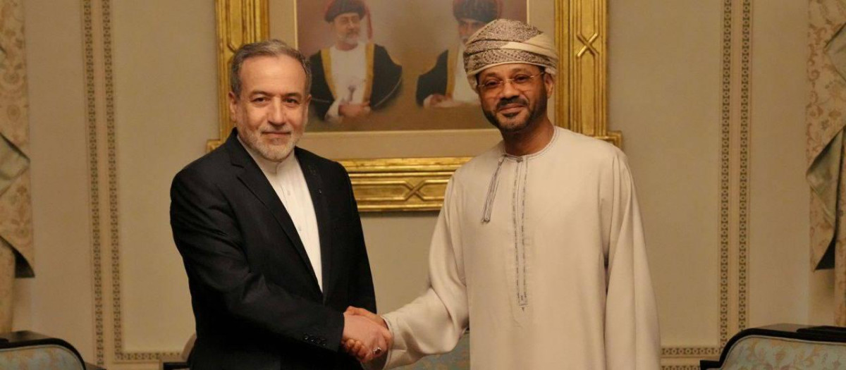 (Foto de ARCHIVO)
06 February 2026, Oman, Muscat: Iranian Foreign Minister Abbas Araghchi (L) meets with his Omani counterpart Sayyid Badr Albusaidi (R) before Oman-mediated negotiations with the United States on the Islamic Republic's nuclear programme, in Muscat. Iran and the US are scheduled to hold negotiations in Oman on 06 February 2026. Photo: Iranian Foreign Ministry/ZUMA Press Wire/dpa

Iranian Foreign Ministry/ZUMA Pr / DPA
06/2/2026 ONLY FOR USE IN SPAIN