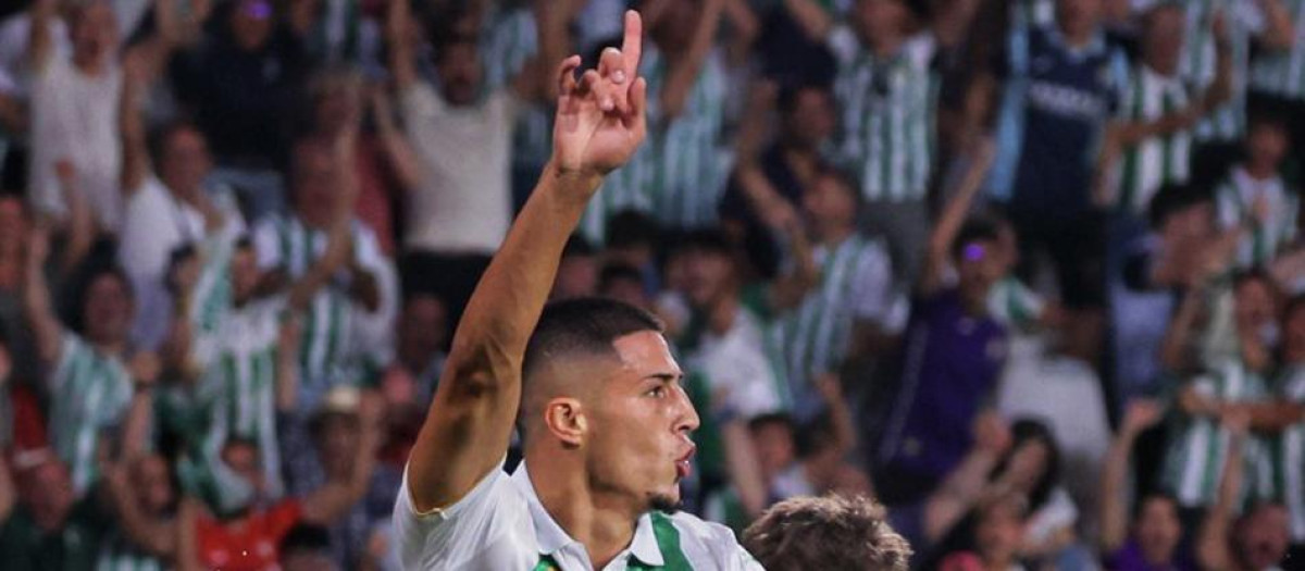 Víctor Sánchez celebrando su gol al Girona