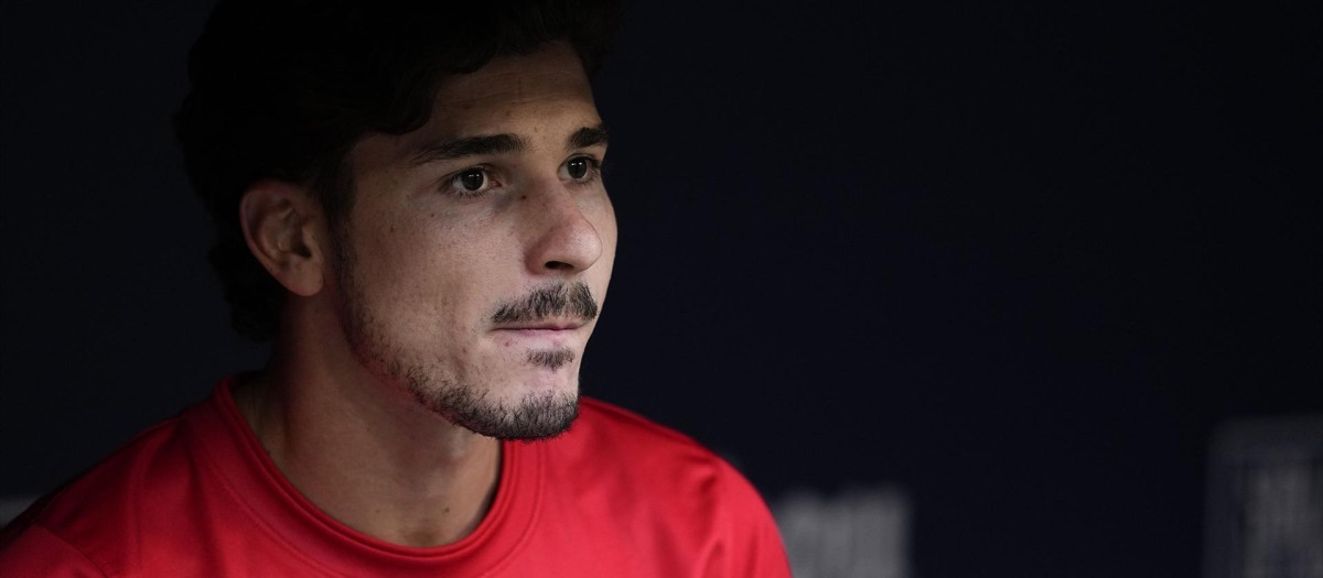 Julián Álvarez, en el banquillo del Metropolitano