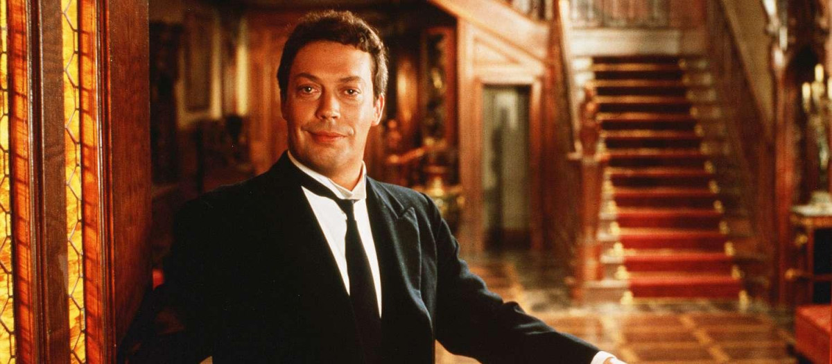 Tim Curry, en El juego de la sospecha