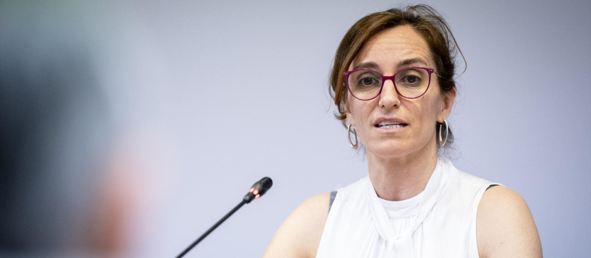 La ministra de Sanidad, Mónica García, durante la presentación del estudio sobre ‘Cesación tabáquica, un reto sanitario y social’, en el Ministerio de Sanidad, a 19 de junio de 2026