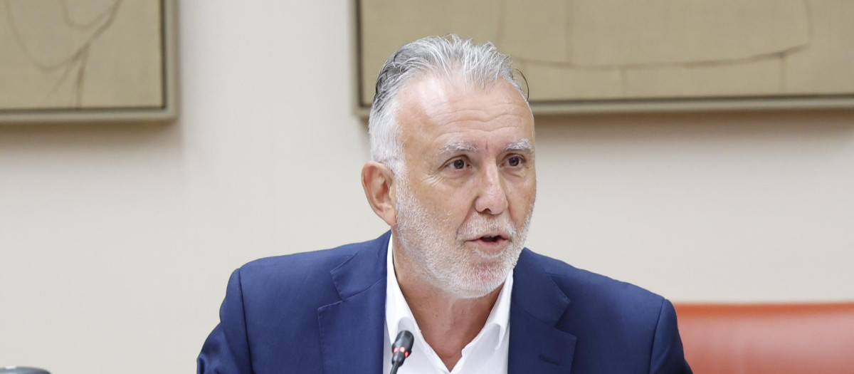 El ministro de Política Territorial y Memoria Democrática, Ángel Víctor Torres, comparece este jueves en la Comisión Mixta de Seguridad Nacional del Congreso para informar de la gestión de la crisis migratoria en Ceuta