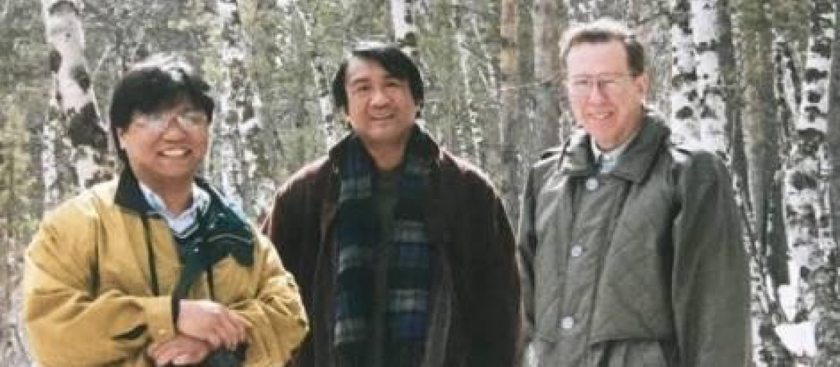 El padre Robert Goessens (derecha del todo) fue un sacerdote belga y uno de los pioneros de la misión católica en Mongolia tras la caída del régimen comunista