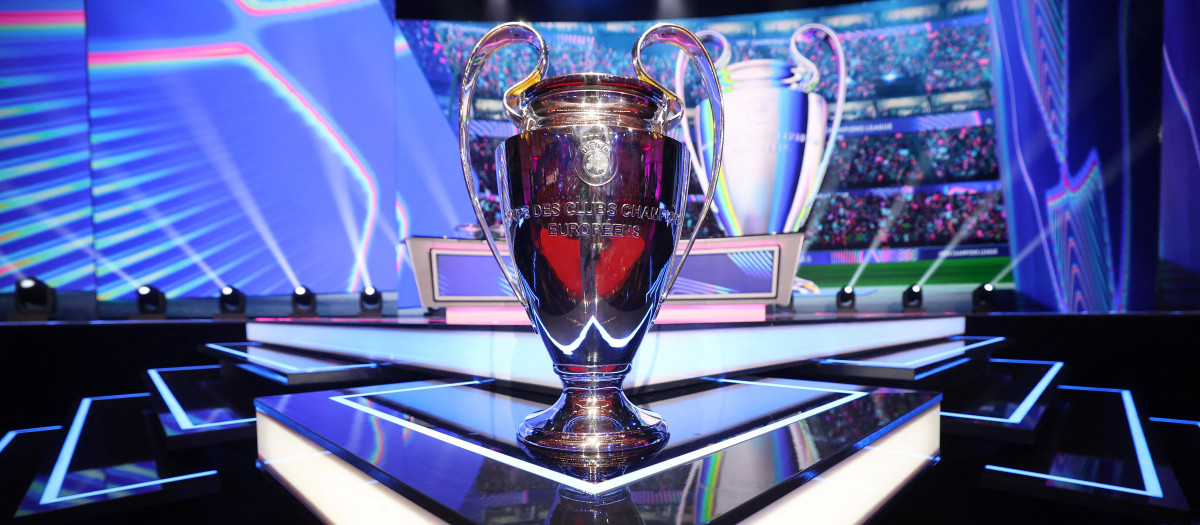 El trofeo de la Champions League en el sorteo de la fase de liga
