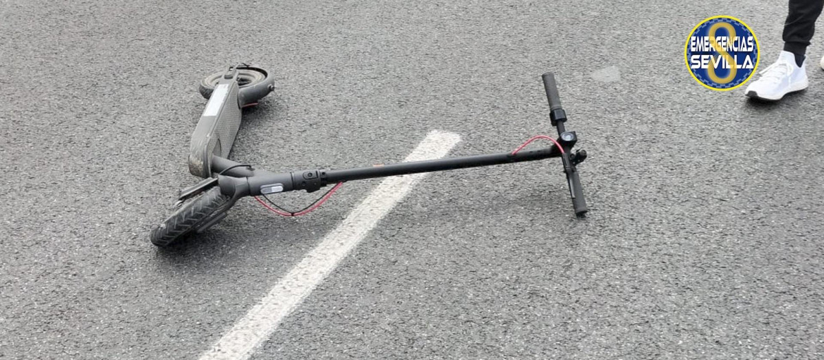Un patinete eléctrico tras un atropello, en una imagen de archivo