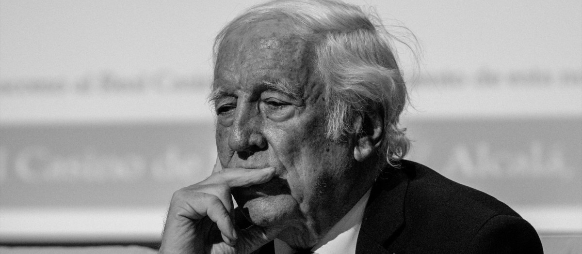 El presidente de Fraternidad Muprespa, Carlos Espinosa de los Monteros