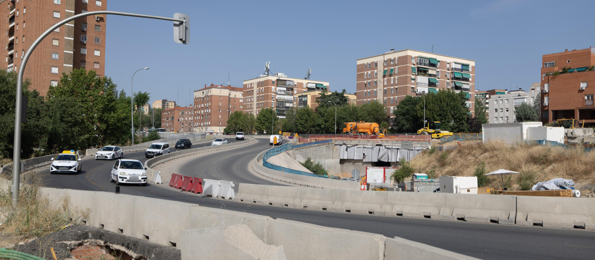 Circulación en un tramo en obras de la A-5, a 21 de julio de 2026