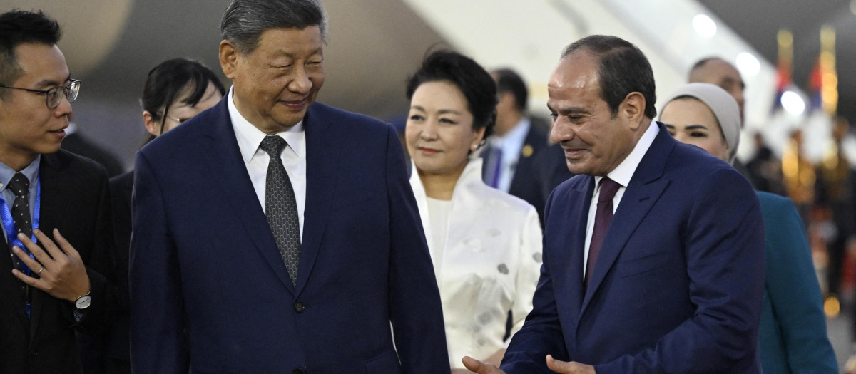 El presidente chino Xi Jinping fue recibido por el presidente egipcio Abdel Fattah al-Sisi en El Cairo