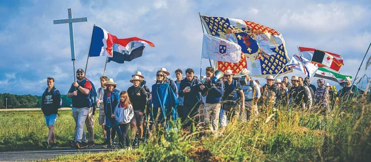 La peregrinación a Chartres congrega a miles de jóvenes cada junio, y sigue creciendo en número
