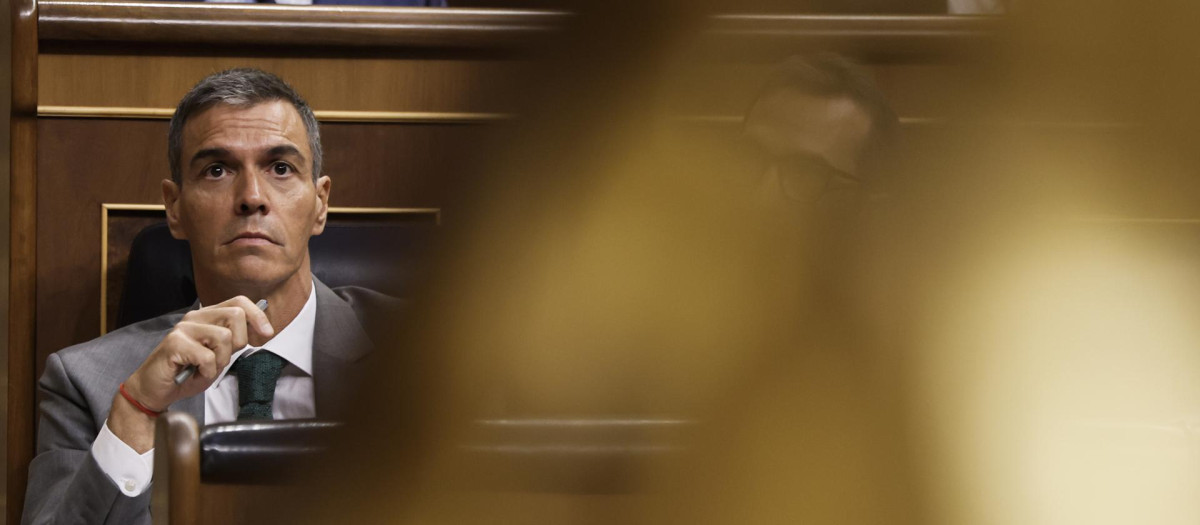 El presidente del Gobierno, Pedro Sánchez, durante el pleno extraordinario para explicar sus decisiones en la crisis migratoria sufrida por Ceuta