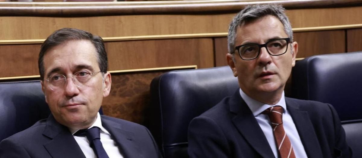 Los ministros José Manuel Albares y Félix Bolaños ayer en el Congreso de los Diputados