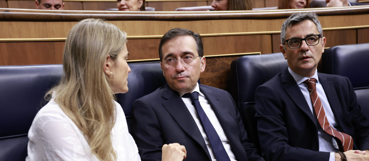 El ministro de Exteriores, José Manuel Albares, junto a la vicepresidenta Sara Aagesen