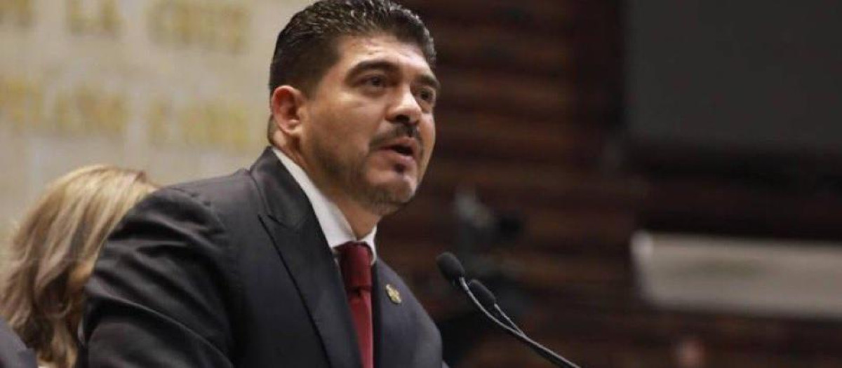 Zenyazen Escobar, diputado oficialista de México