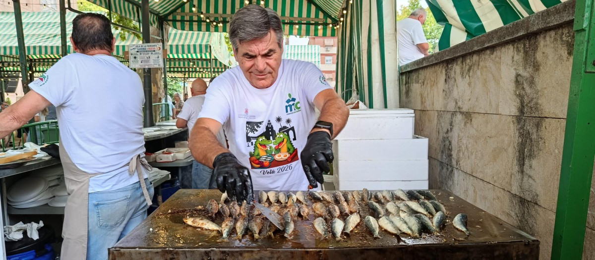 La sardiná requiere paciencia para hacer bien el pescado