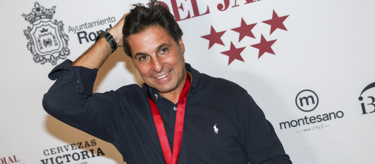 Francisco Rivera durante la entrega de medallas de oro  Amante del jamón