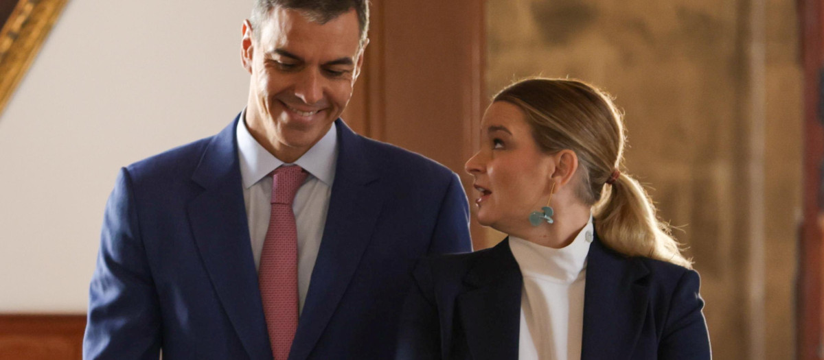 El presidente del Gobierno, Pedro Sánchez, y la presidenta de Baleares, Marga Prohens, el pasado 29 de julio en Palma