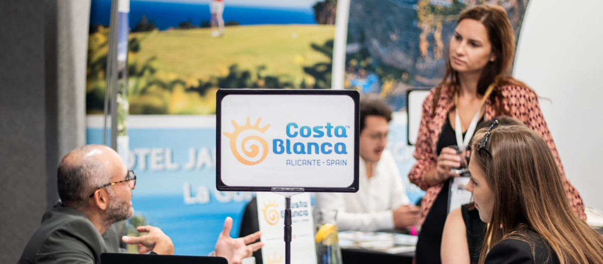 Imagen del estand de Costa Blanca durante el roadshow Meet Hiszpania