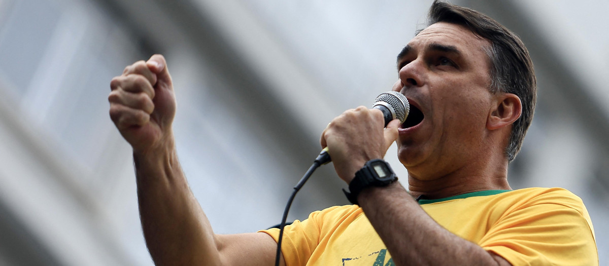 El candidato presidencial brasileño Flavio Bolsonaro, del Partido Liberal