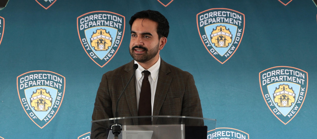 El alcalde de Nueva York, Zohran Mamdani, habla durante una ceremonia de homenaje a los héroes del 11-S