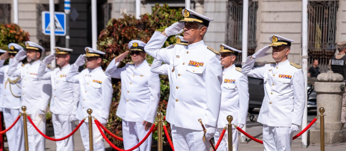 El Almirante Jefe de Estado Mayor de la Armada (AJEMA), Almirante General Antonio Piñeiro, durante el homenaje a Álvaro de Bazán