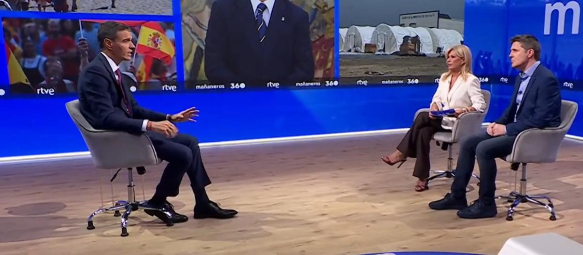 Pedro Sánchez durante la entrevista en TVE