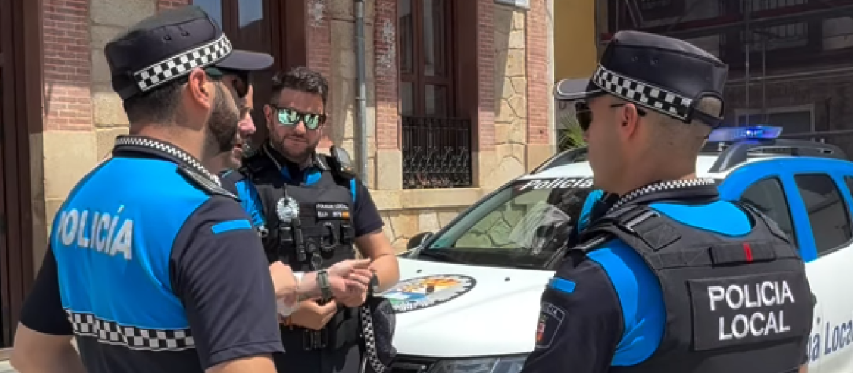Agentes de la Policía Local de Candeleda