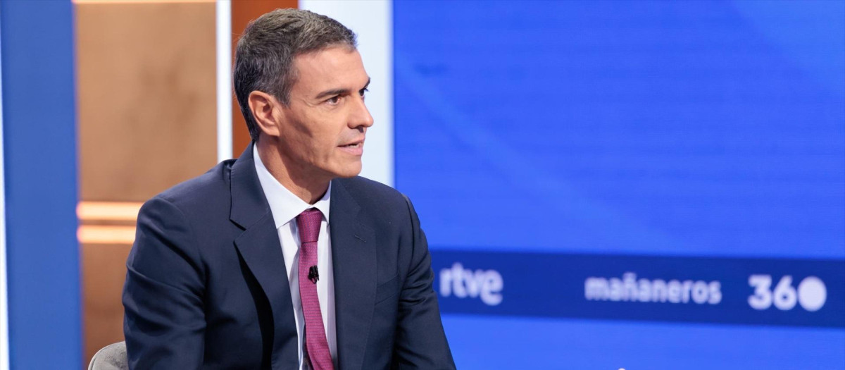 El presidente del Gobierno, Pedro Sánchez, durante la entrevista en el programa 'Mañaneros 360' de TVE