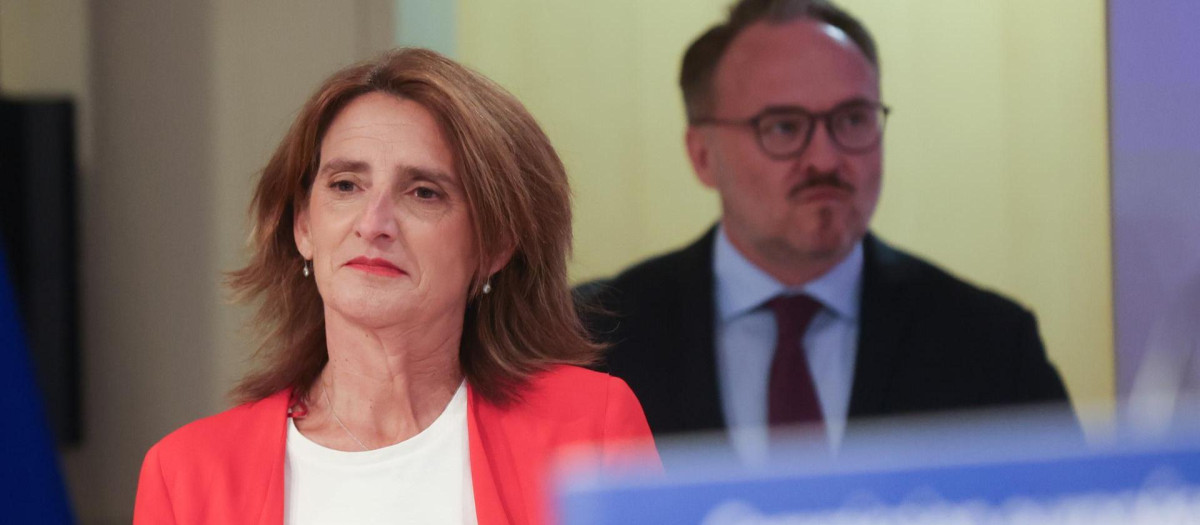 Los comisarios europeos, Teresa Ribera y Dan Jorgensen, responsables de la Ley de Vivienda Asequible
